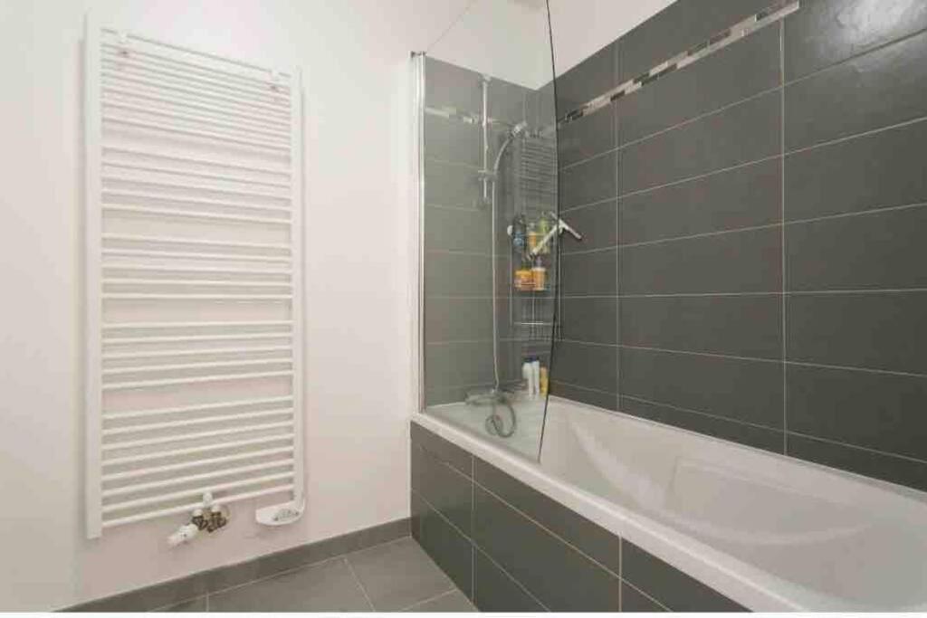 장티이 Cozy & Quiet Getaway Just 300M From Paris With Free Private Parking 아파트 외부 사진